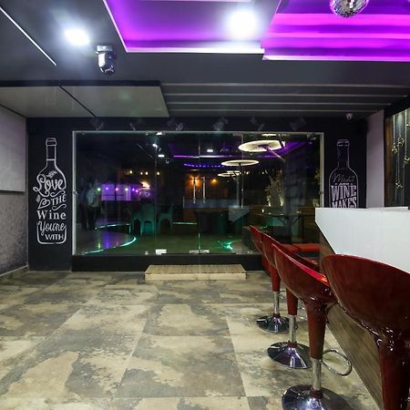 Hotel Madhushrie Agra  Buitenkant foto