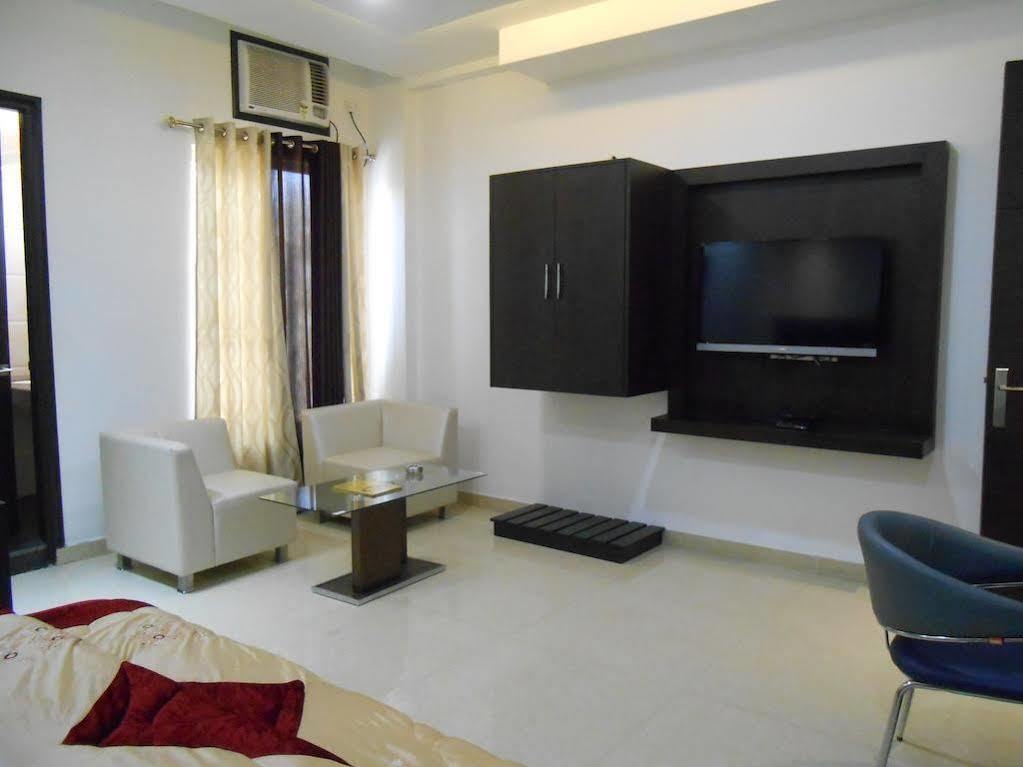 Hotel Madhushrie Agra  Buitenkant foto