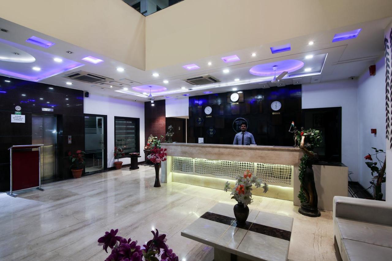 Hotel Madhushrie Agra  Buitenkant foto