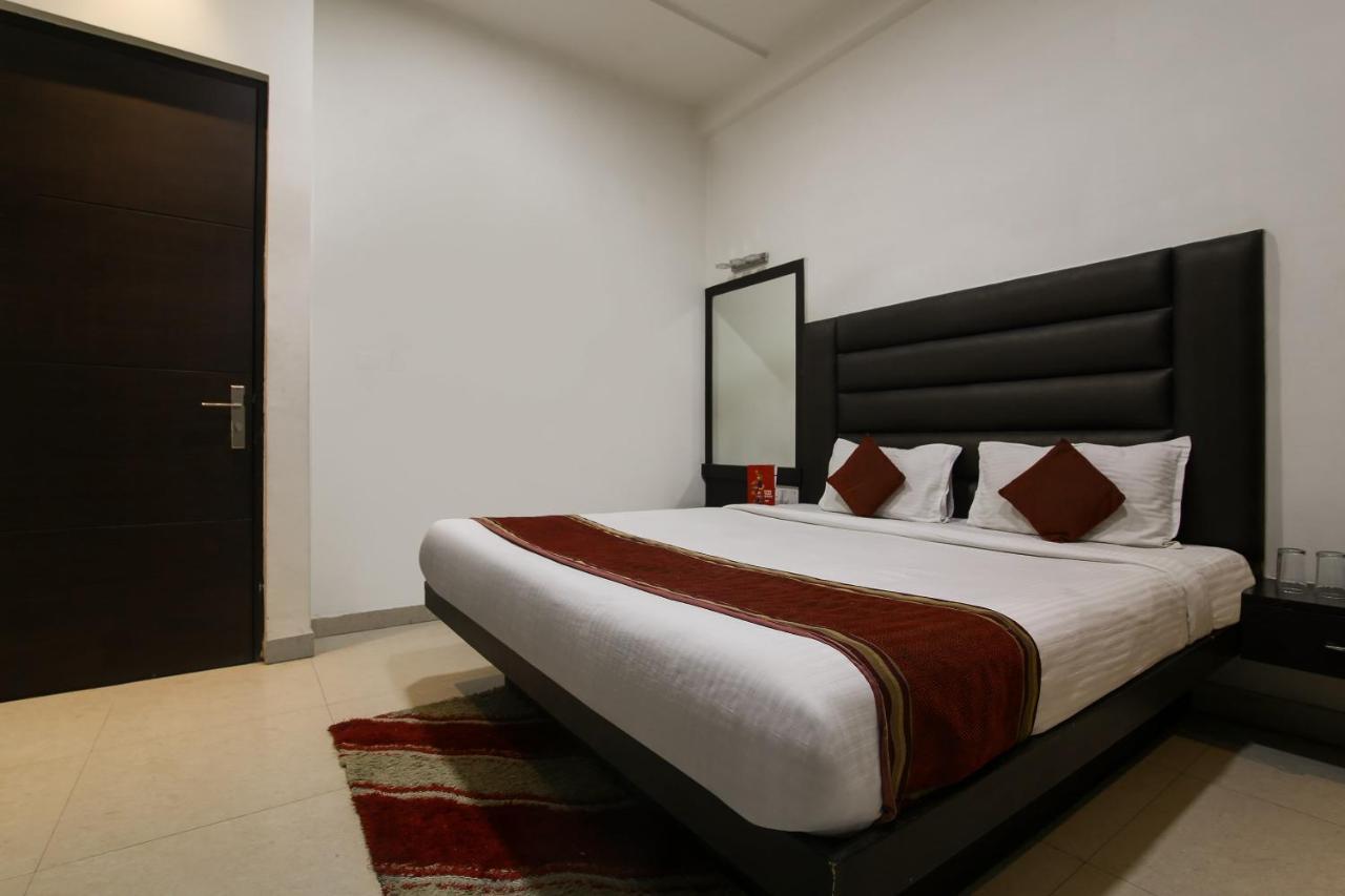 Hotel Madhushrie Agra  Buitenkant foto